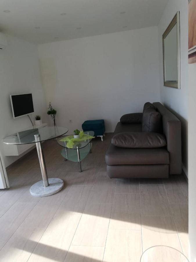 Apartmani Deluxe Jasenice  Zewnętrze zdjęcie