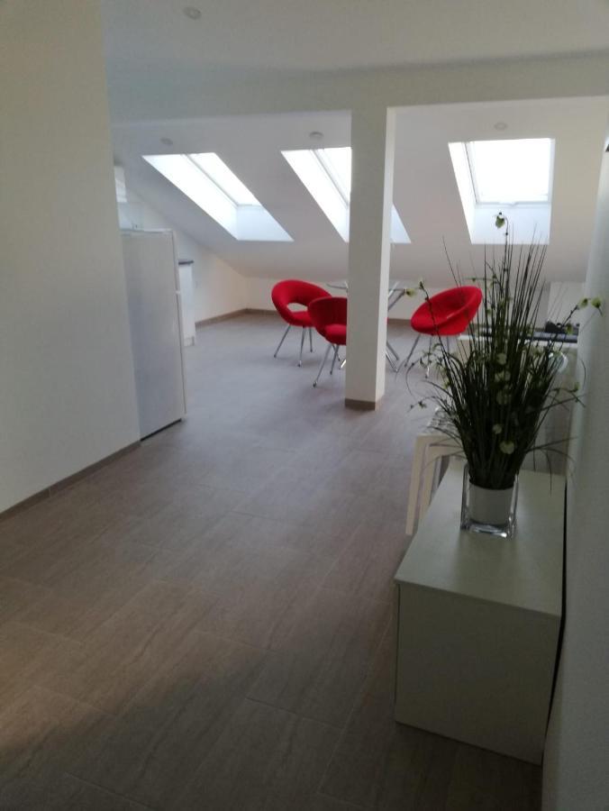 Apartmani Deluxe Jasenice  Zewnętrze zdjęcie