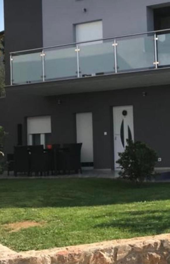 Apartmani Deluxe Jasenice  Zewnętrze zdjęcie