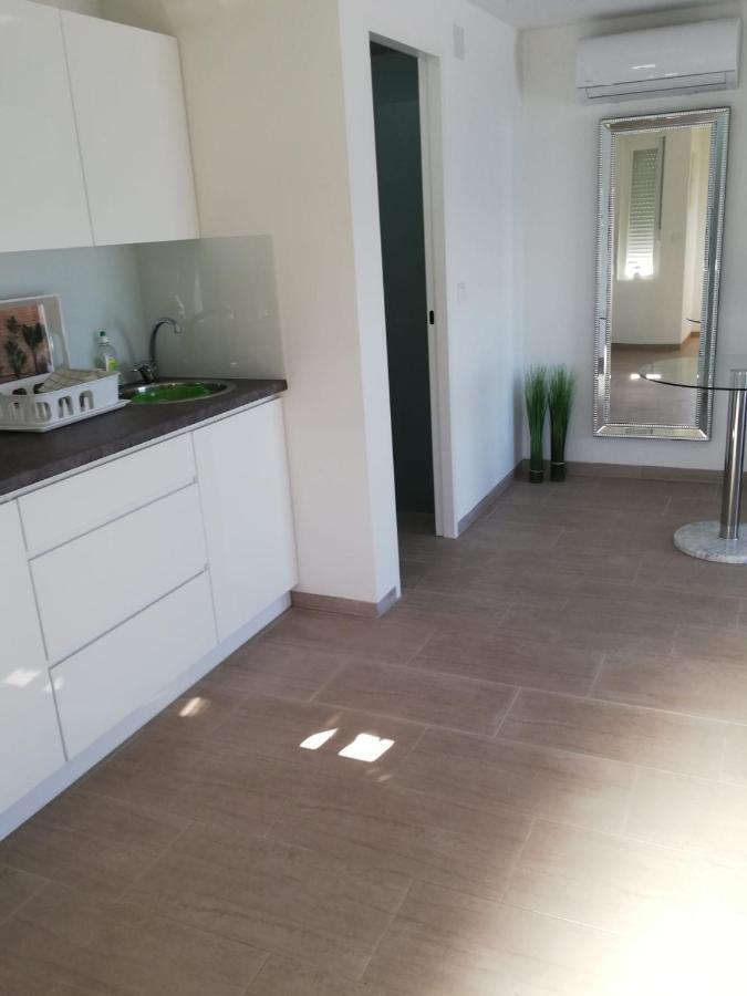 Apartmani Deluxe Jasenice  Zewnętrze zdjęcie
