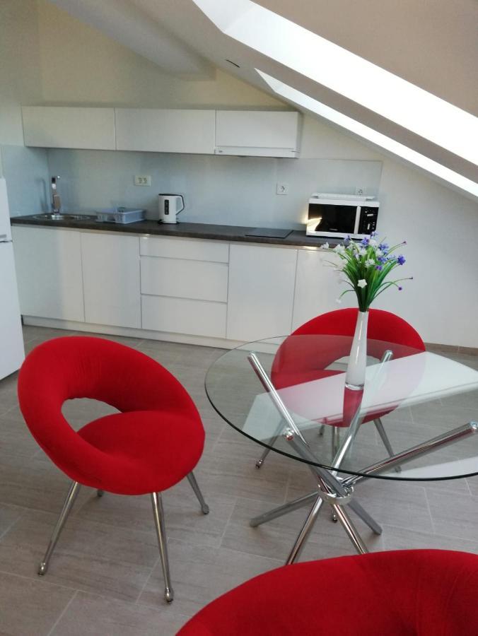 Apartmani Deluxe Jasenice  Zewnętrze zdjęcie